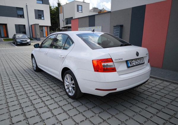 Skoda Octavia cena 49700 przebieg: 199000, rok produkcji 2019 z Rzeszów małe 407